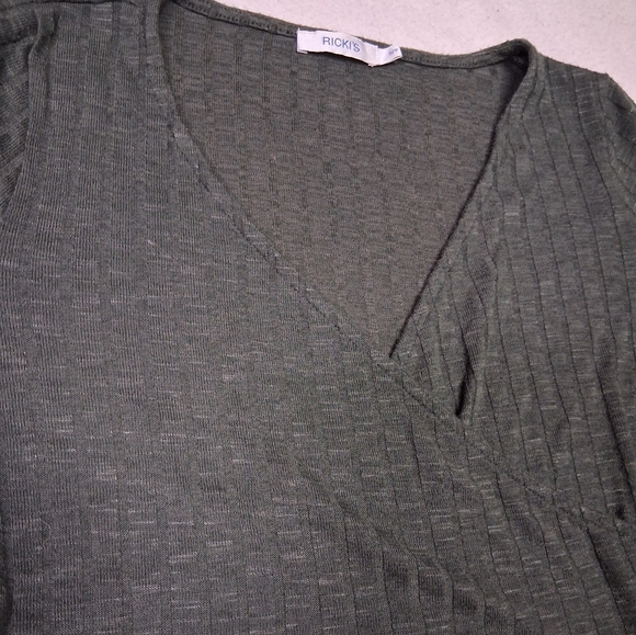 Ricki's Deep Green Ribbed V-Neck Top - Picture 3 of 3